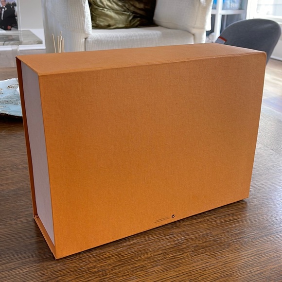 Louis Vuitton orange gift box - Picture 4 of 10
